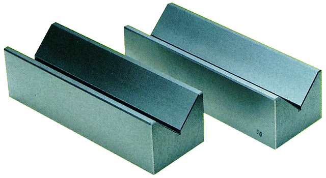 Image of cast iron v-block length: 100mm .